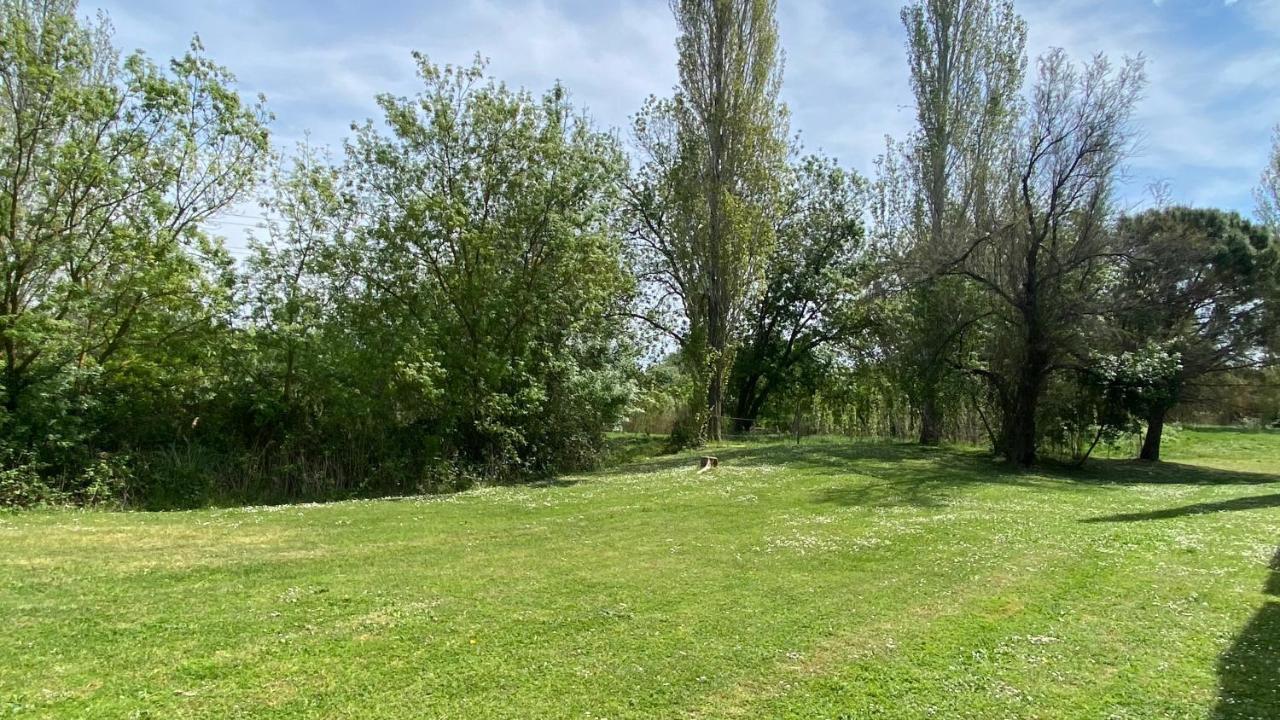 Joli Appartement 27M2 Oasis Provencale En Village Vacances En Camargue อาร์ลส์ ภายนอก รูปภาพ