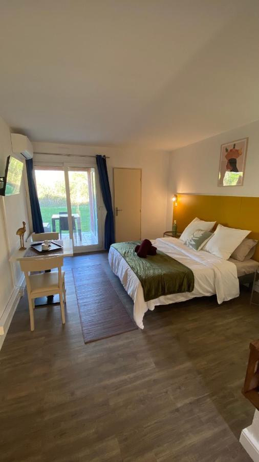 Joli Appartement 27M2 Oasis Provencale En Village Vacances En Camargue อาร์ลส์ ภายนอก รูปภาพ