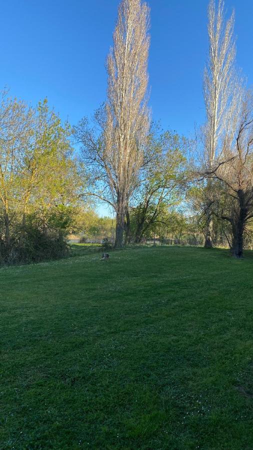 Joli Appartement 27M2 Oasis Provencale En Village Vacances En Camargue อาร์ลส์ ภายนอก รูปภาพ